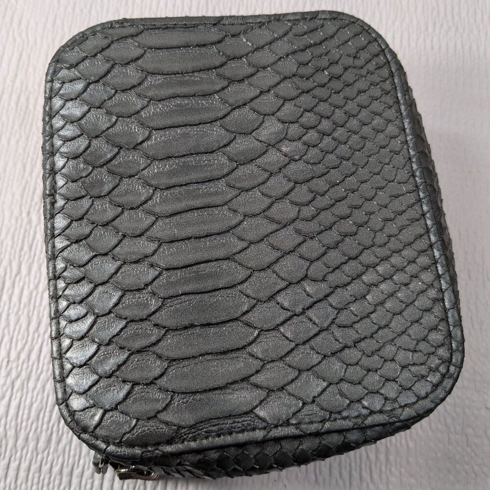 Trish McEvoy‎ Makeup Planner binder silver alligator crocodile travel case